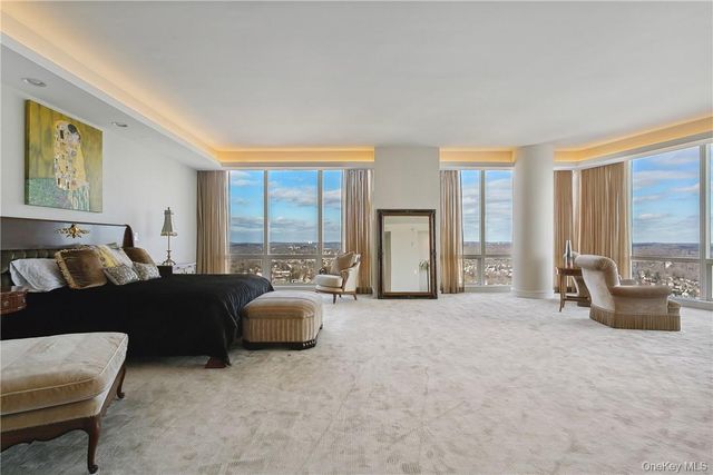5 Renaissance Square PH40C, White Plains, NY 10601