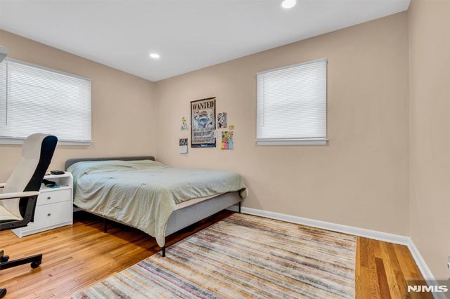 33 Oak Avenue, Pequannock Township, NJ 07440