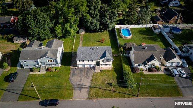 33 Oak Avenue, Pequannock Township, NJ 07440