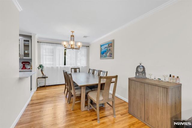 33 Oak Avenue, Pequannock Township, NJ 07440