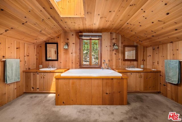 1060 Tremonto Road, Santa Barbara, CA 93103