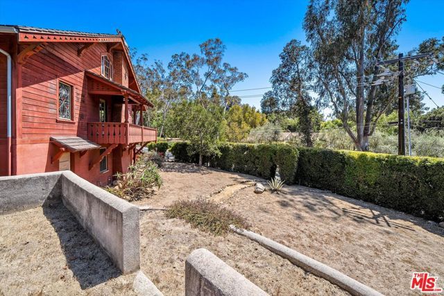 1060 Tremonto Road, Santa Barbara, CA 93103