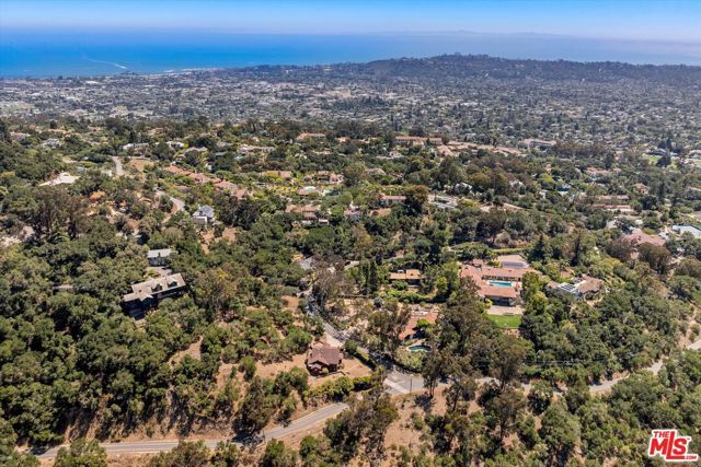 1060 Tremonto Road, Santa Barbara, CA 93103