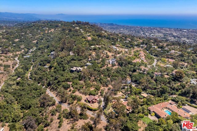 1060 Tremonto Road, Santa Barbara, CA 93103