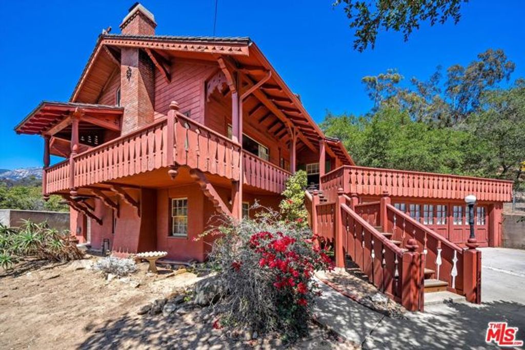 1060 Tremonto Road, Santa Barbara, CA 93103