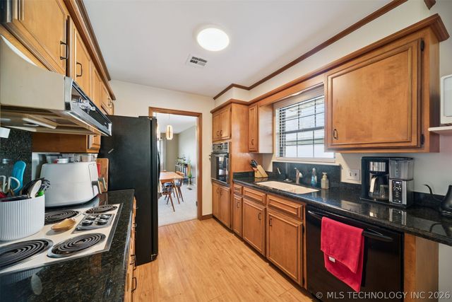 7333 E 58th Court, Tulsa, OK 74145