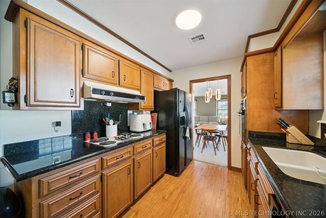 7333 E 58th Court, Tulsa, OK 74145