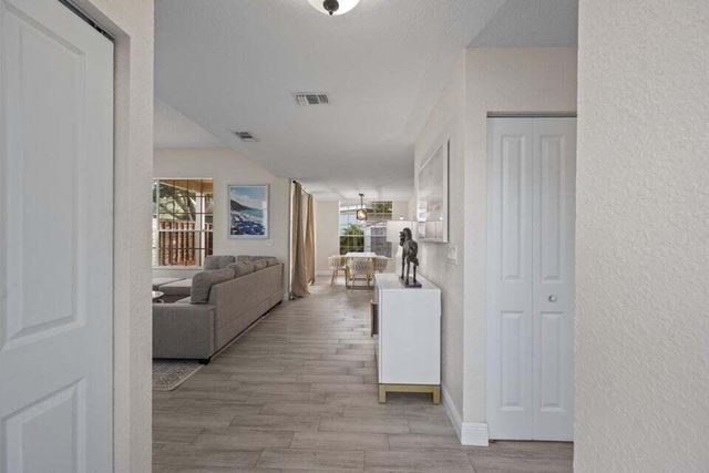 1050 Aviary Road, Wellington, FL 33414