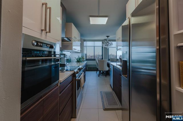 200 Winston Drive 2319, Cliffside Park, NJ 07010