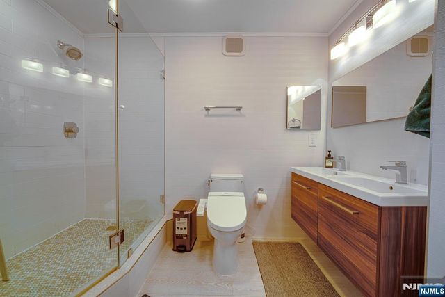 200 Winston Drive 2319, Cliffside Park, NJ 07010