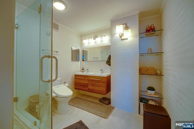 200 Winston Drive 2319, Cliffside Park, NJ 07010