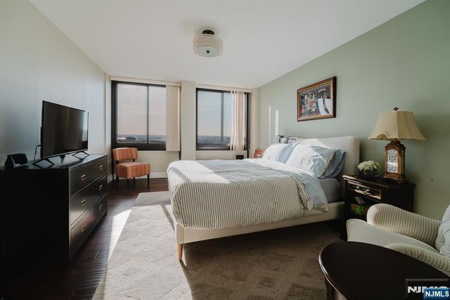 200 Winston Drive 2319, Cliffside Park, NJ 07010