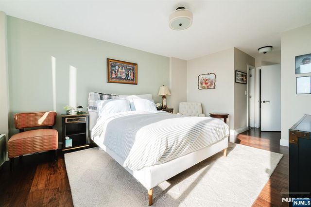 200 Winston Drive 2319, Cliffside Park, NJ 07010