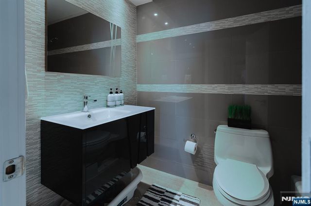 200 Winston Drive 2319, Cliffside Park, NJ 07010