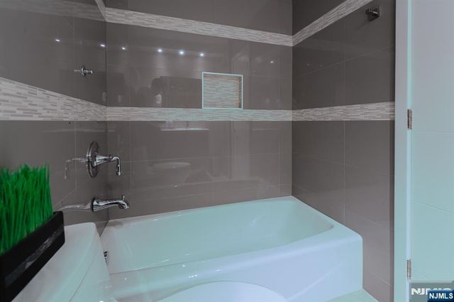 200 Winston Drive 2319, Cliffside Park, NJ 07010