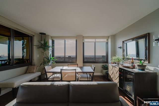 200 Winston Drive 2319, Cliffside Park, NJ 07010