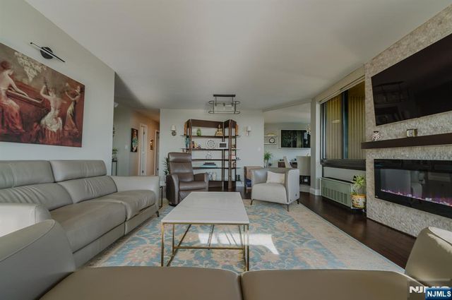 200 Winston Drive 2319, Cliffside Park, NJ 07010