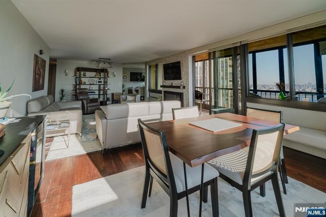 200 Winston Drive 2319, Cliffside Park, NJ 07010