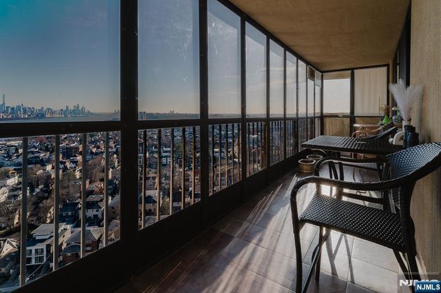 200 Winston Drive 2319, Cliffside Park, NJ 07010