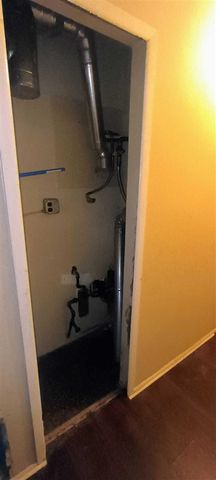 6121 Plainview Avenue, Detroit, MI 48228