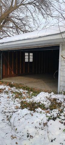 6121 Plainview Avenue, Detroit, MI 48228