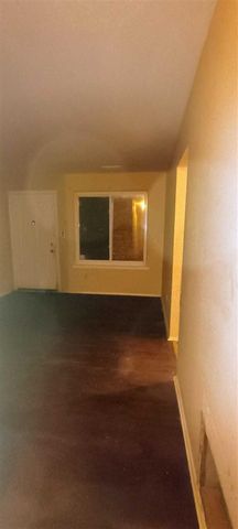 6121 Plainview Avenue, Detroit, MI 48228