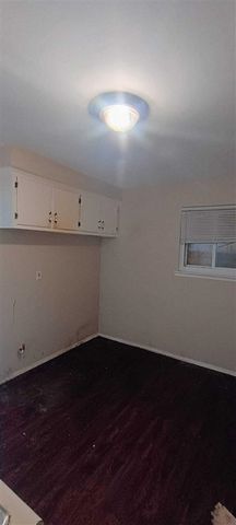 6121 Plainview Avenue, Detroit, MI 48228