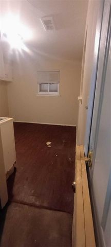 6121 Plainview Avenue, Detroit, MI 48228