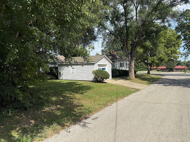 201 NW 15th Street, Blue Springs, MO 64015