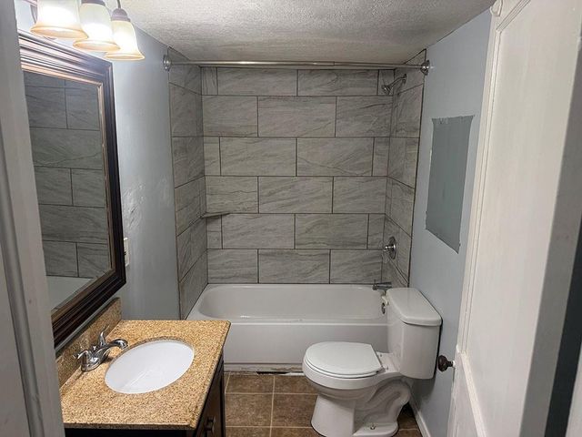201 NW 15th Street, Blue Springs, MO 64015