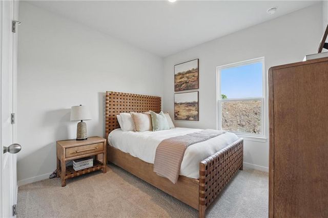 2205 Creek View Lane, Raymore, MO 64083