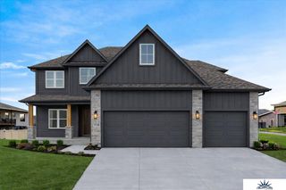 19914 Weir Street, Omaha, NE 68135