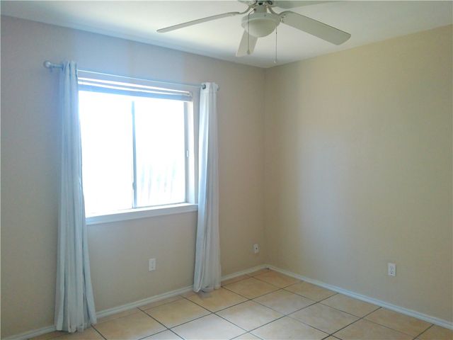 7818 Wolverine Dr, Corpus Christi, TX 78414