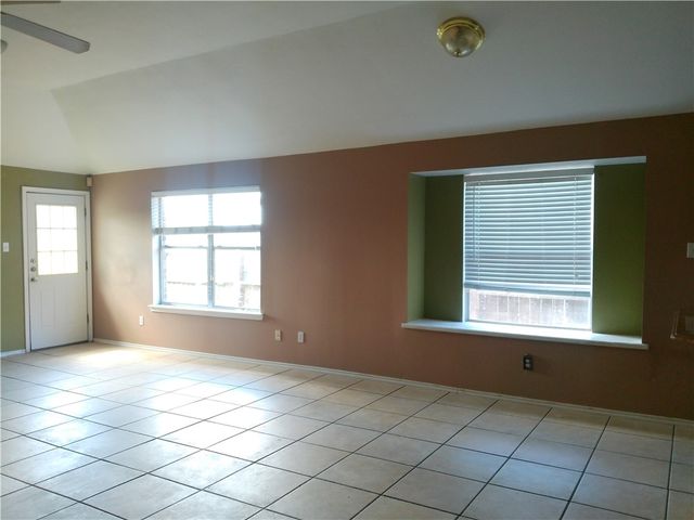7818 Wolverine Dr, Corpus Christi, TX 78414