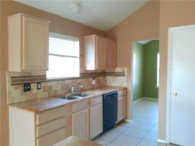7818 Wolverine Dr, Corpus Christi, TX 78414