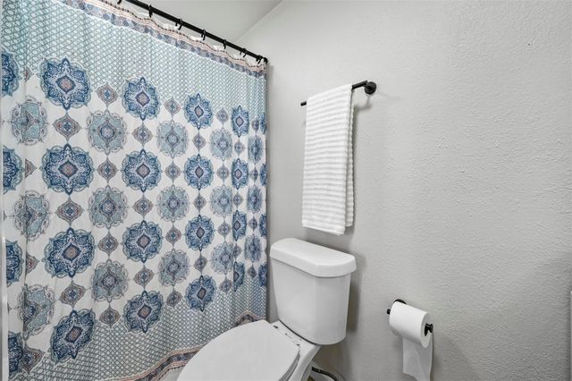 88 Live Oak Street, Alvarado, TX 76009