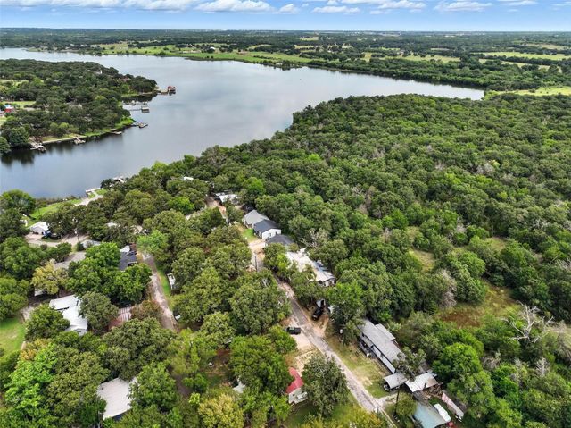 88 Live Oak Street, Alvarado, TX 76009