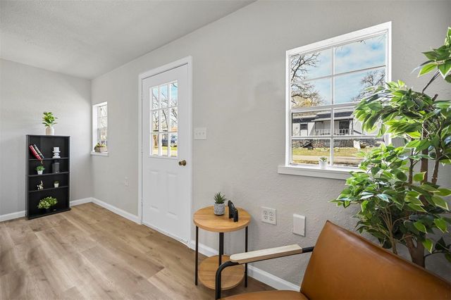 88 Live Oak Street, Alvarado, TX 76009