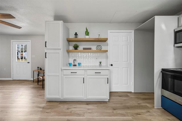 88 Live Oak Street, Alvarado, TX 76009