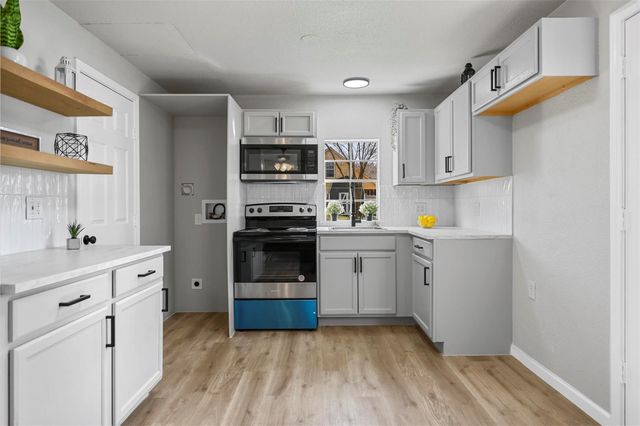 88 Live Oak Street, Alvarado, TX 76009