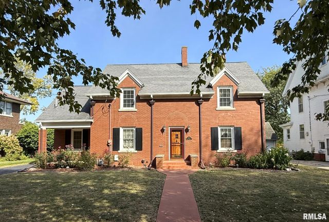 745 N ACADEMY Street, Galesburg, IL 61401