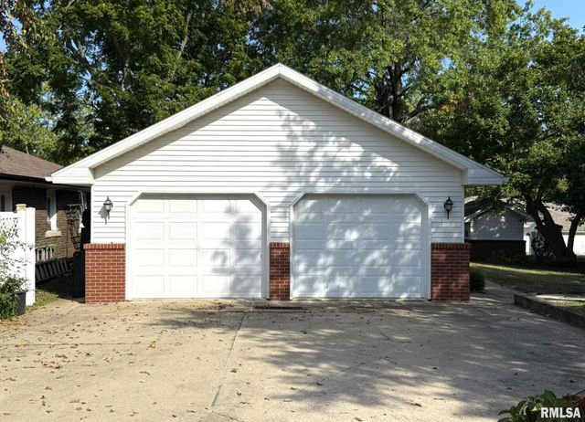 745 N ACADEMY Street, Galesburg, IL 61401