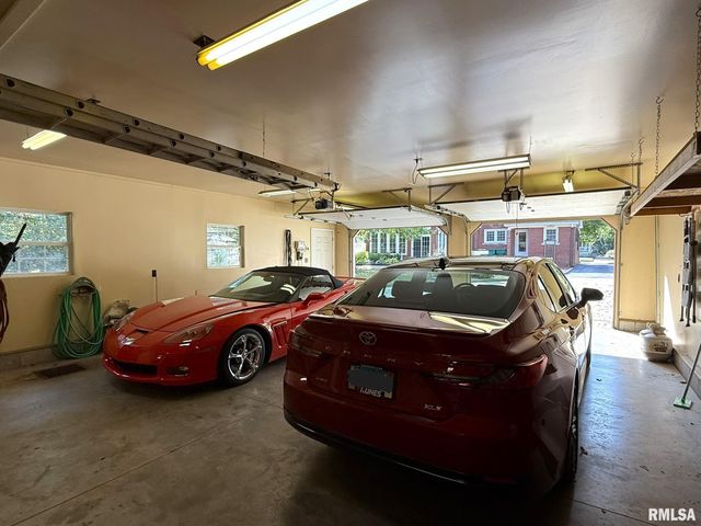 745 N ACADEMY Street, Galesburg, IL 61401