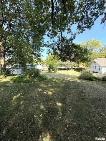 745 N ACADEMY Street, Galesburg, IL 61401