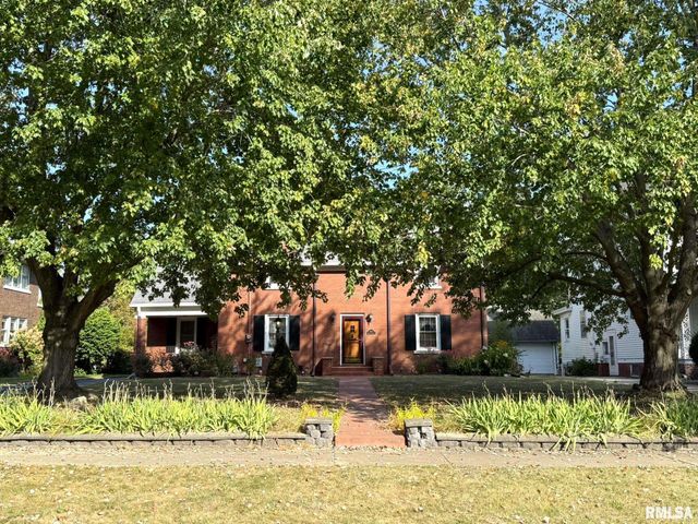 745 N ACADEMY Street, Galesburg, IL 61401