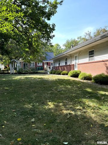 745 N ACADEMY Street, Galesburg, IL 61401