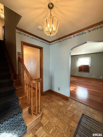 745 N ACADEMY Street, Galesburg, IL 61401