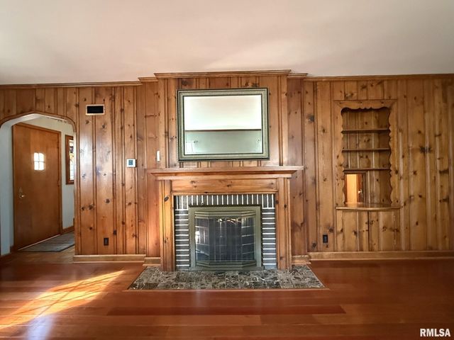 745 N ACADEMY Street, Galesburg, IL 61401