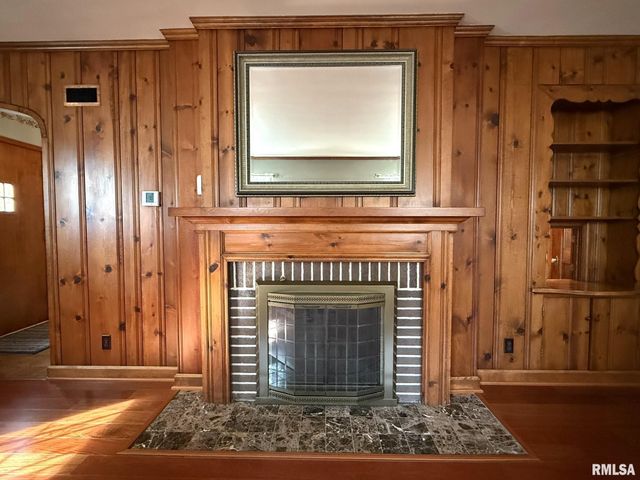 745 N ACADEMY Street, Galesburg, IL 61401