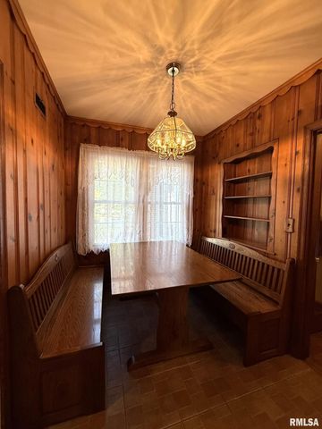 745 N ACADEMY Street, Galesburg, IL 61401